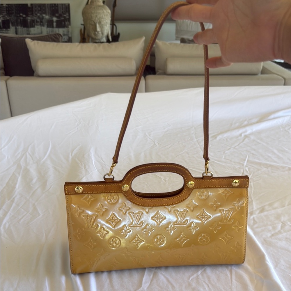 Louis Vuitton Gold Monogram Clutch - Picture 4 of 7